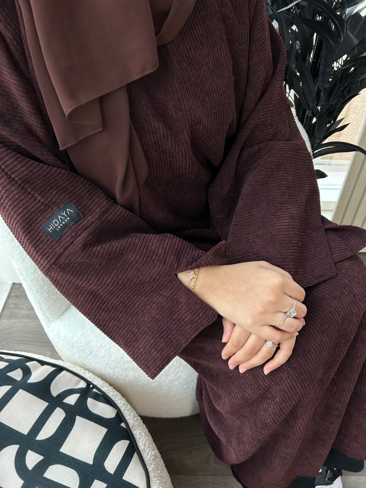 Tara Corduroy Abaya - Burgundy - تارا