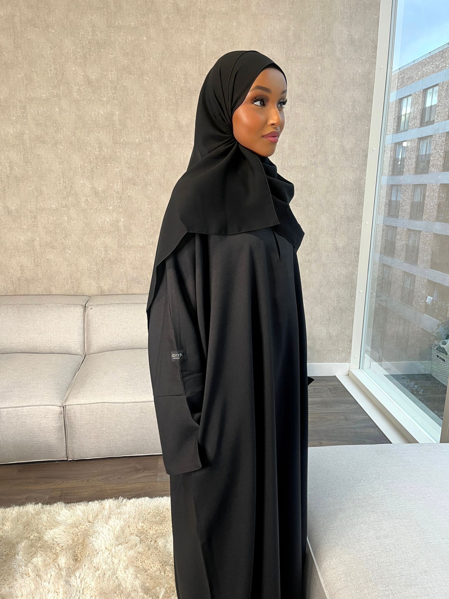 Closed Linen Abaya Maira